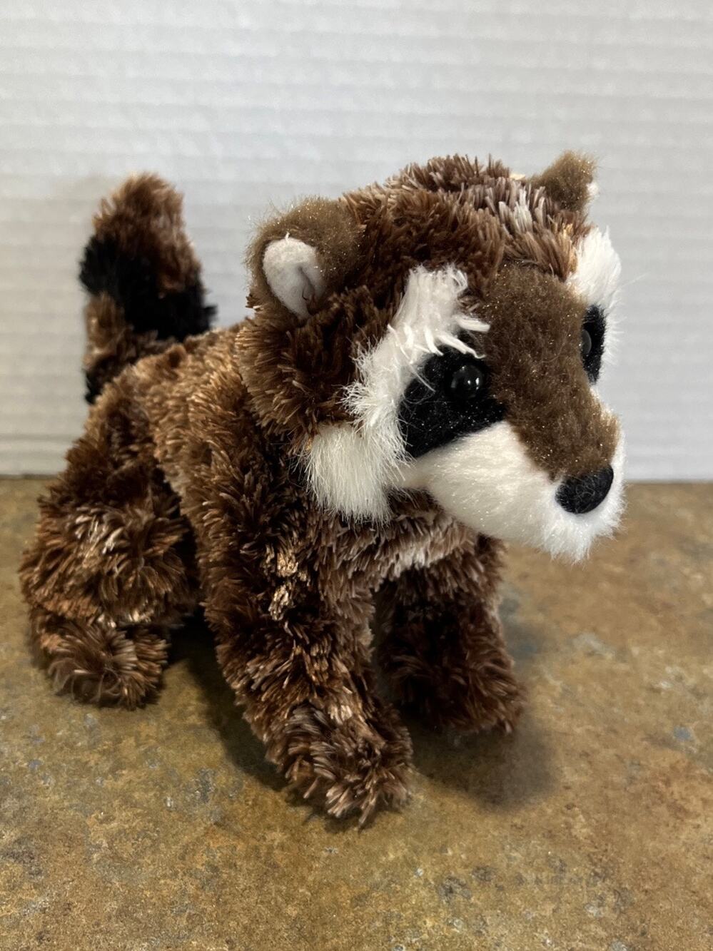 DOUGLAS CUDDLE the Raccoon 6"plush realistic woodland mini stuffed toy GUC